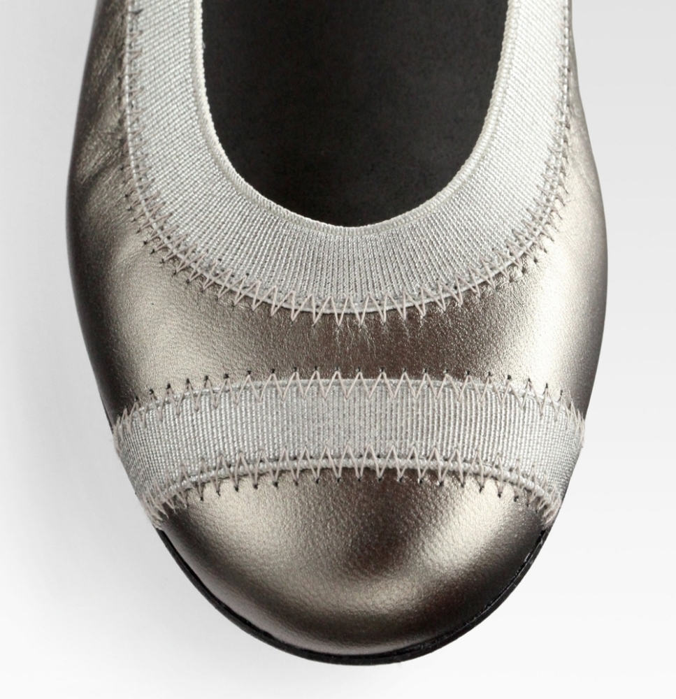Stuart Weitzman Giveable Flats